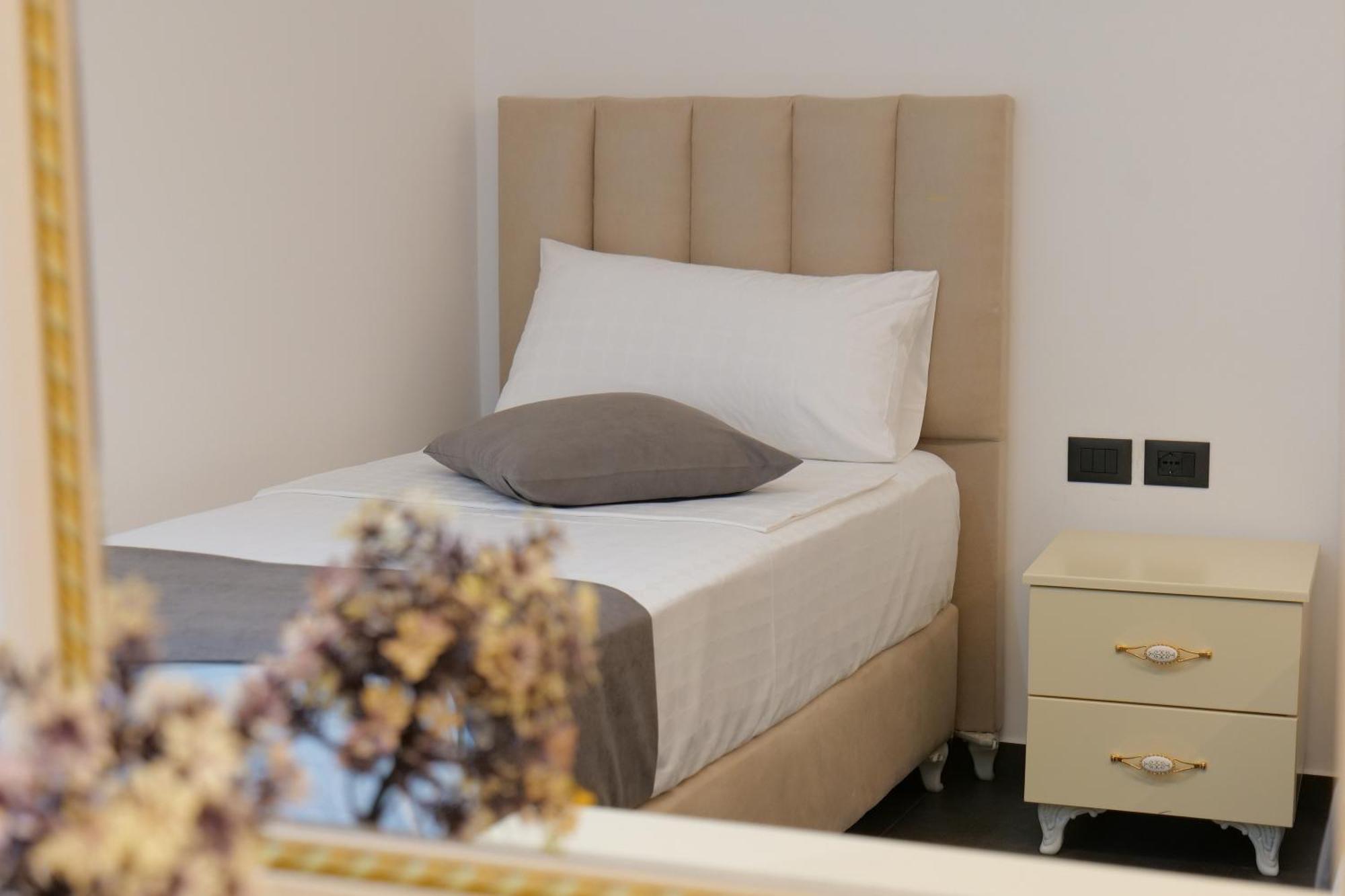 Hotel Celaj Avlonya Dış mekan fotoğraf